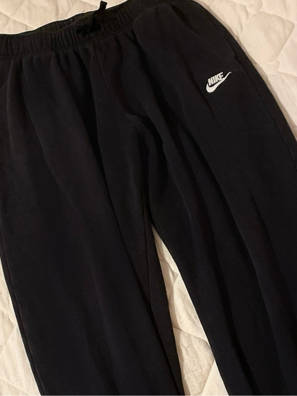 ྀིྀིྀིྀིྀི black nike club fleece sweatpants - Picture 2 of 3